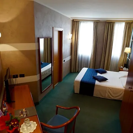 Classic Tulipano ホテル 3*