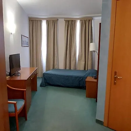 Classic Tulipano Hotel 3*