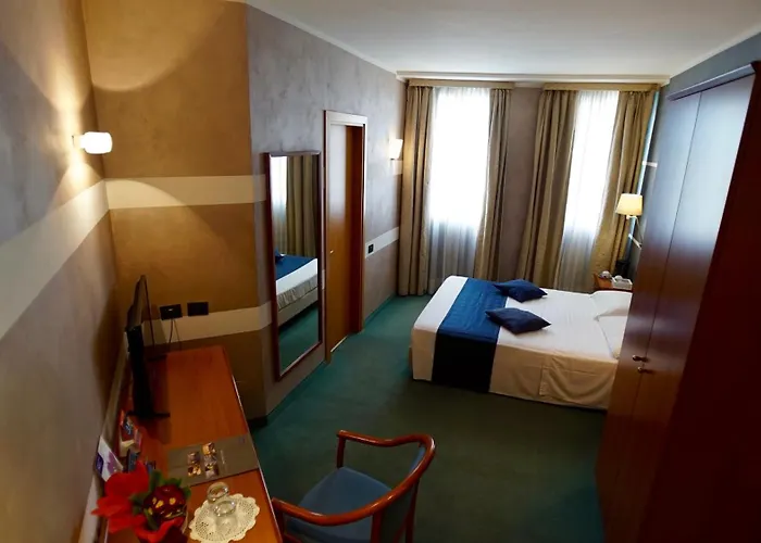 Classic Tulipano Hotel 3*