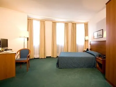 Classic Tulipano Hotel 3*